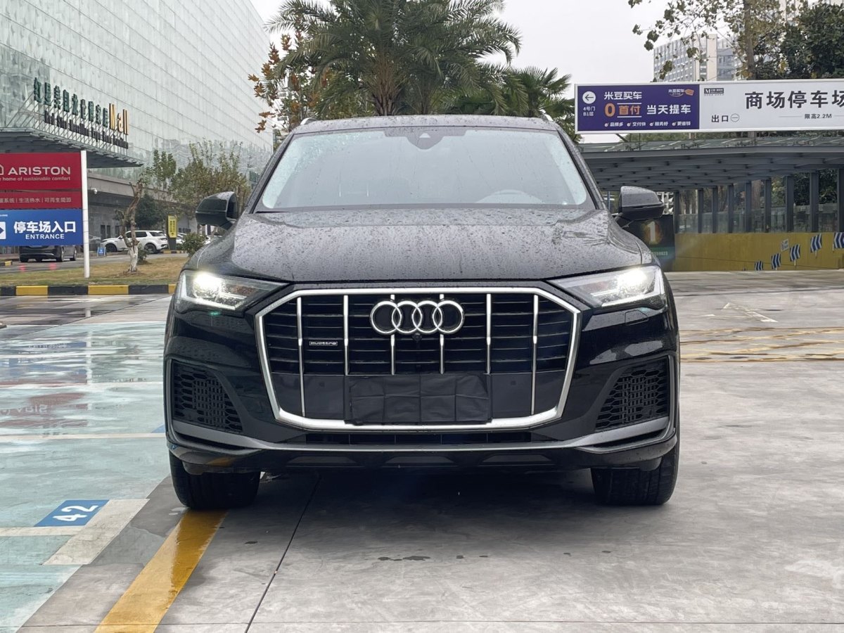 奧迪 奧迪Q7  2024款 55 TFSI quattro S line運(yùn)動(dòng)型圖片