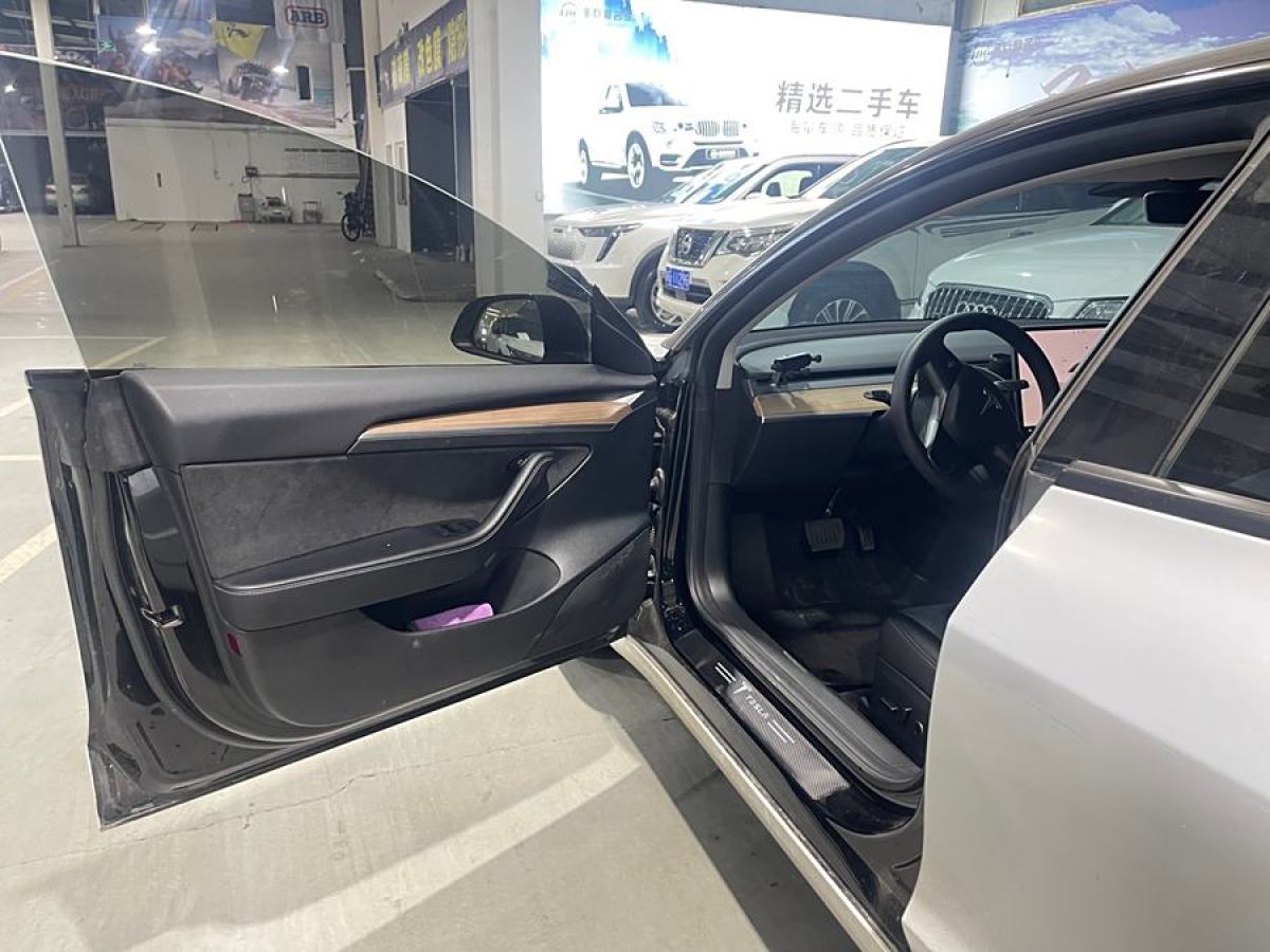 特斯拉 Model Y  2022款 改款 后輪驅(qū)動版圖片