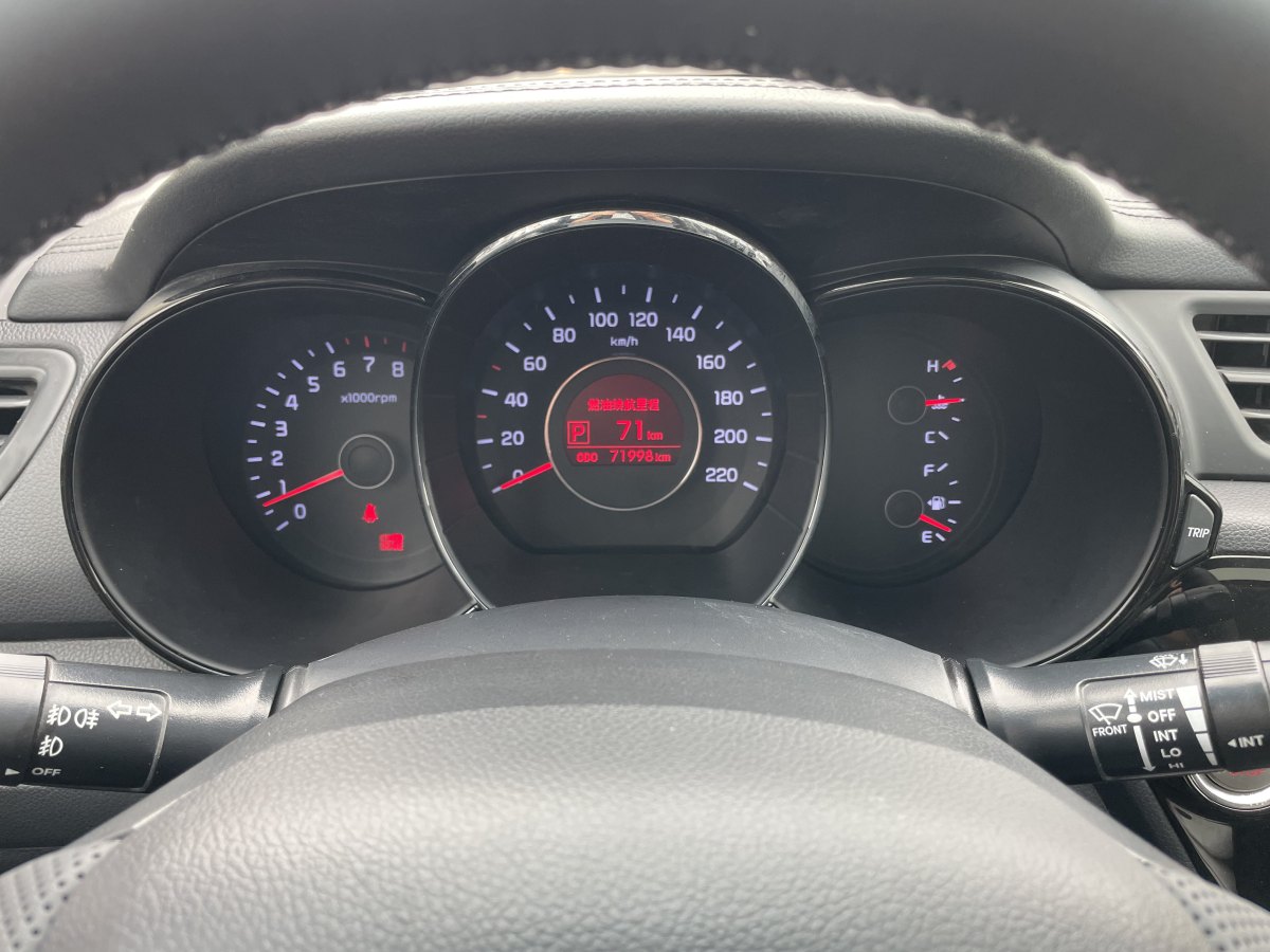 起亞 K2  2012款 兩廂 1.6L AT Premium紀(jì)念版圖片