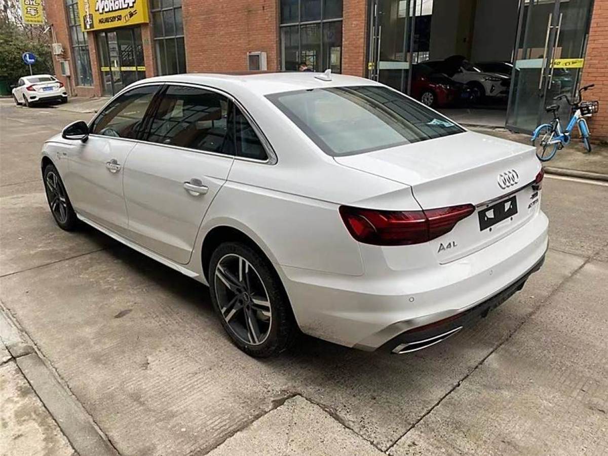 奧迪 奧迪A4L  2022款 40 TFSI 時(shí)尚動(dòng)感型圖片