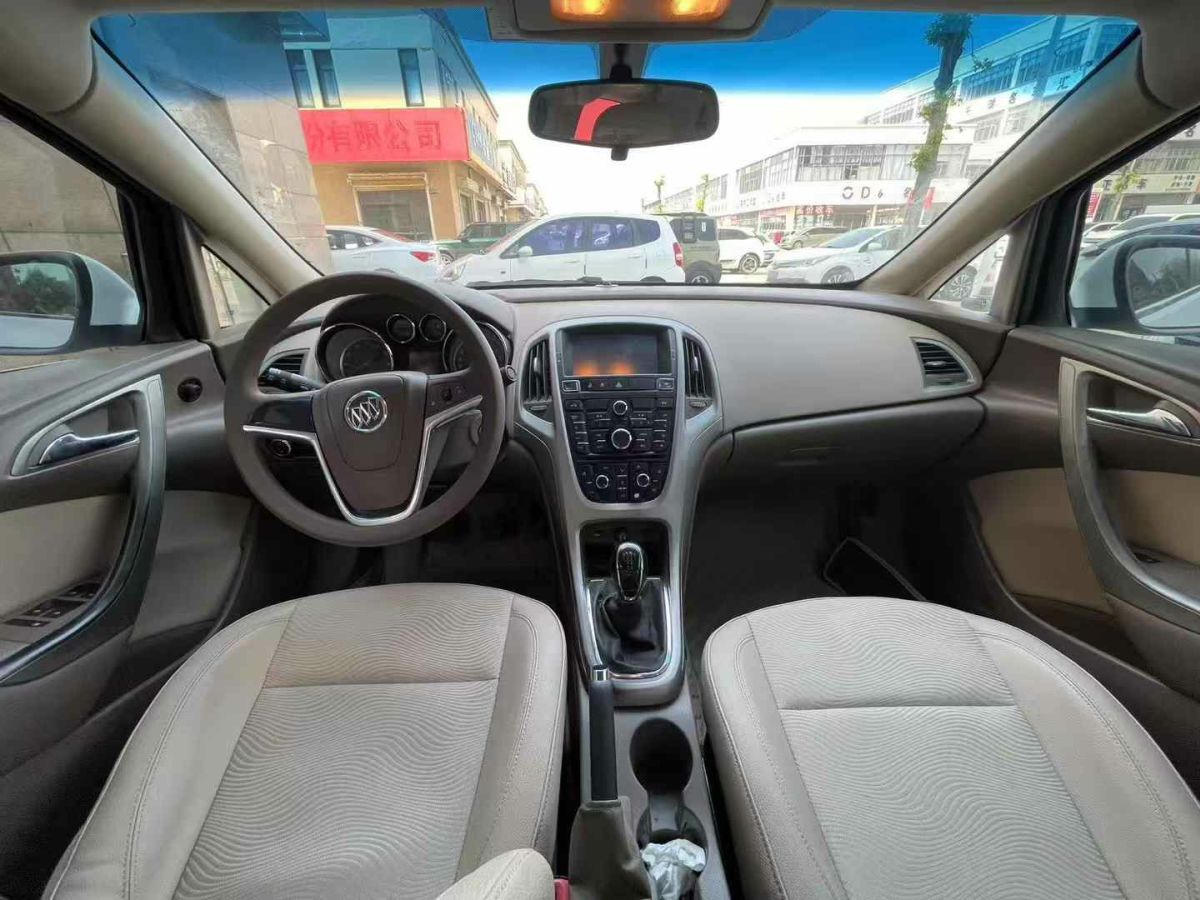 別克 GL8  2014款 3.0L GT豪華商務(wù)豪雅版圖片