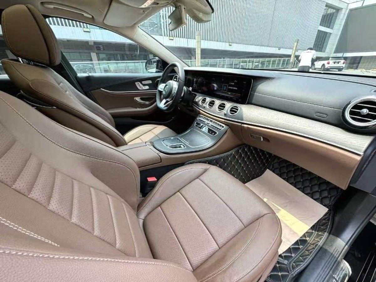 奔馳 奔馳E級  2020款 改款 E 300 L 時尚型圖片