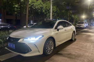 亚洲龙 丰田 双擎 2.5L XLE尊贵版