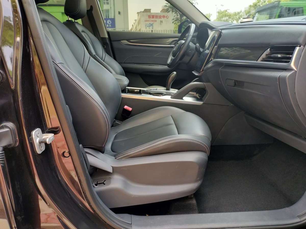 中華 V7  2019款  300T 自動(dòng)尊貴型 5座圖片
