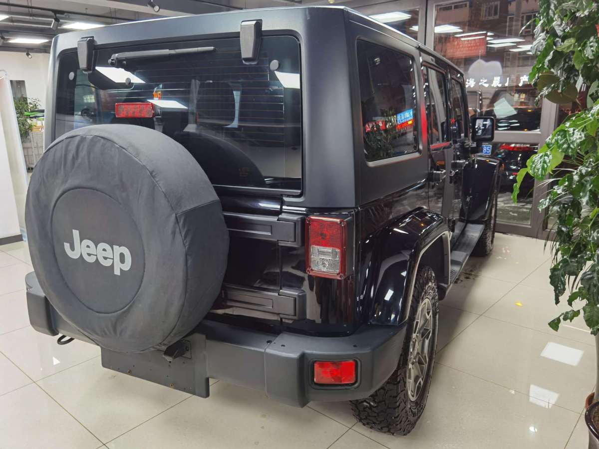 2016年7月Jeep 牧马人  2015款 3.0L Sahara 四门版