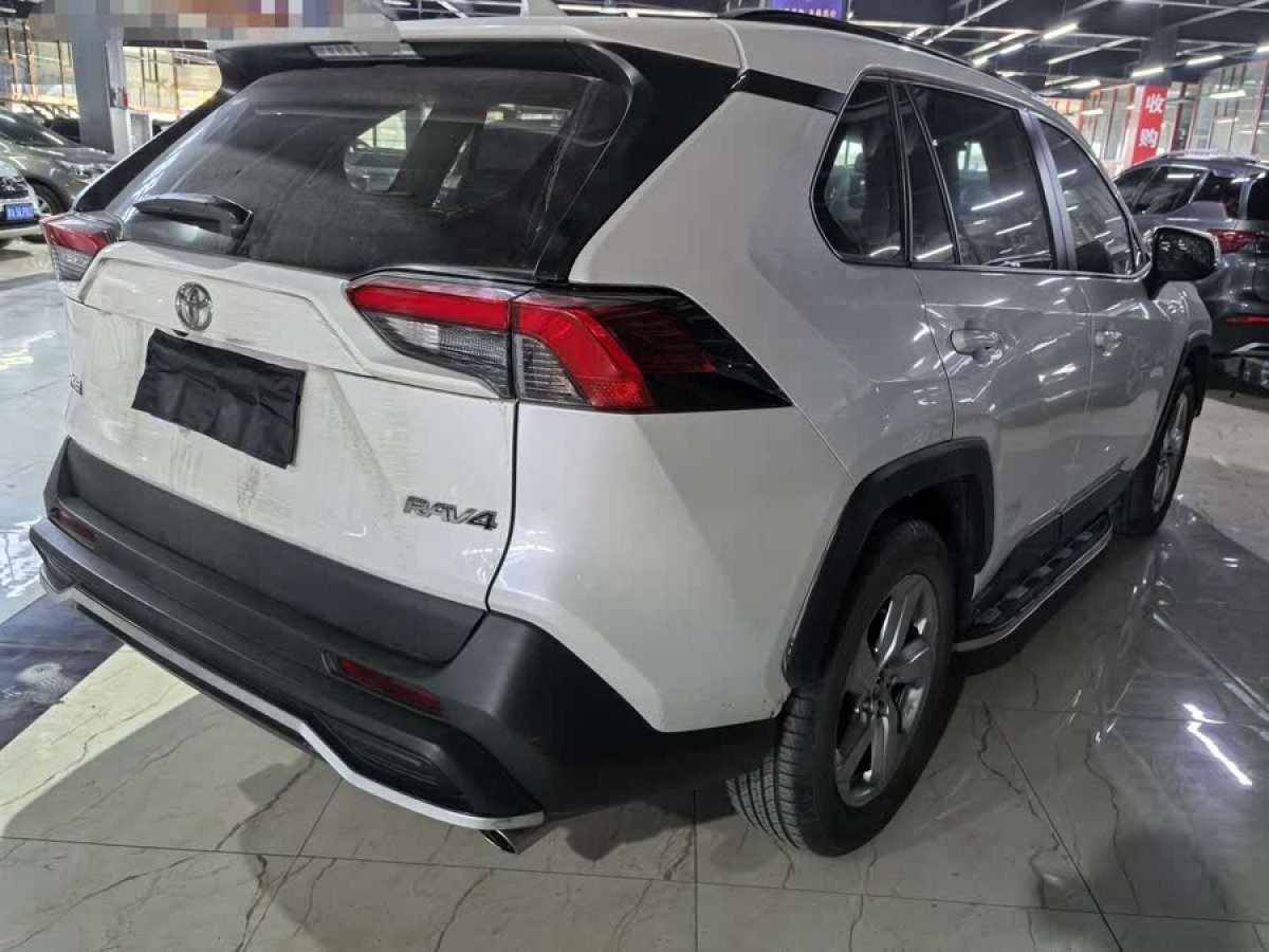 2021年1月豐田 RAV4榮放  2021款 2.0L CVT兩驅(qū)風(fēng)尚版