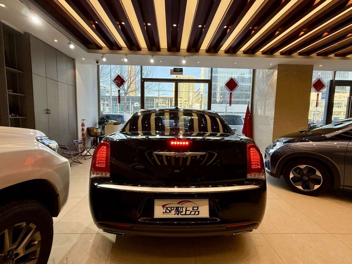 克萊斯勒 300C  2014款 3.0L 卓越版圖片