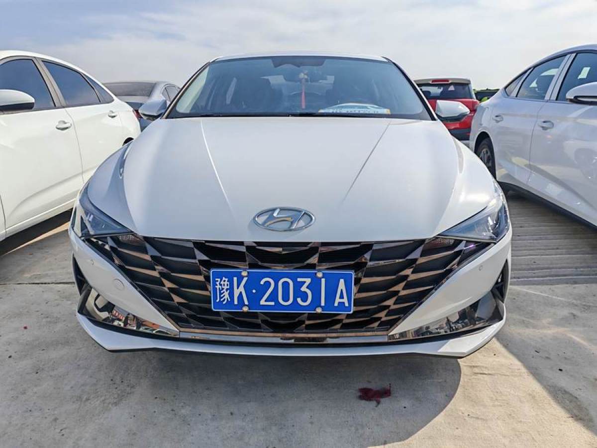 現(xiàn)代 伊蘭特  2023款 1.5L CVT LUX尊貴版圖片