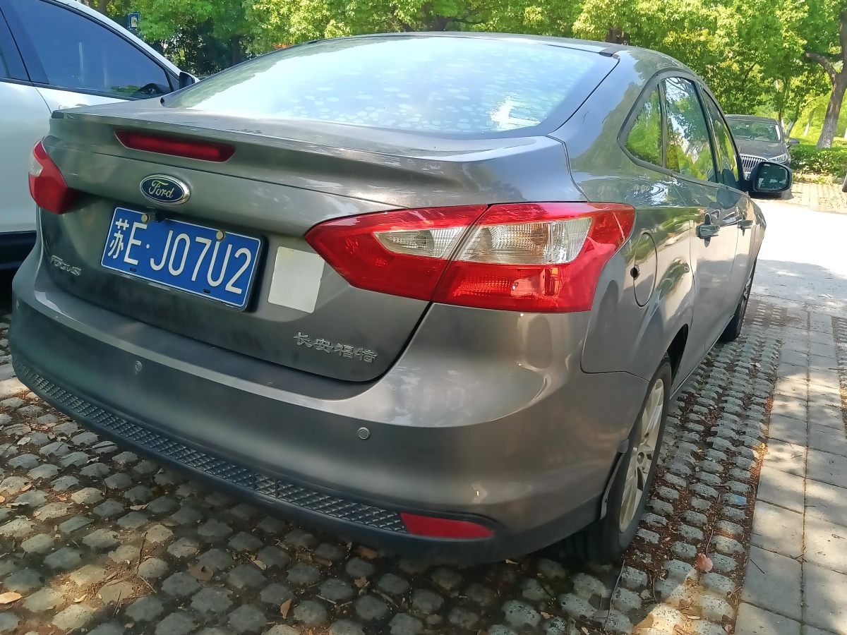 福特 ?？怂? 2012款 三廂 1.6L 自動舒適型圖片
