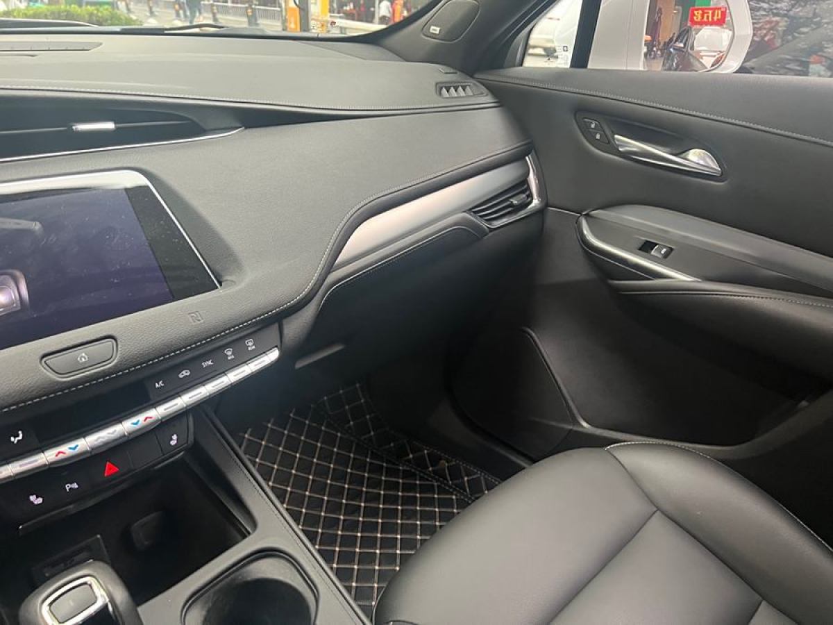 凱迪拉克 XT4  2018款 28T 兩驅(qū)領(lǐng)先型圖片