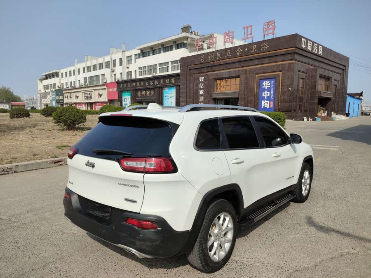 Jeep 自由光  2016款 2.4L 專業(yè)智能版圖片