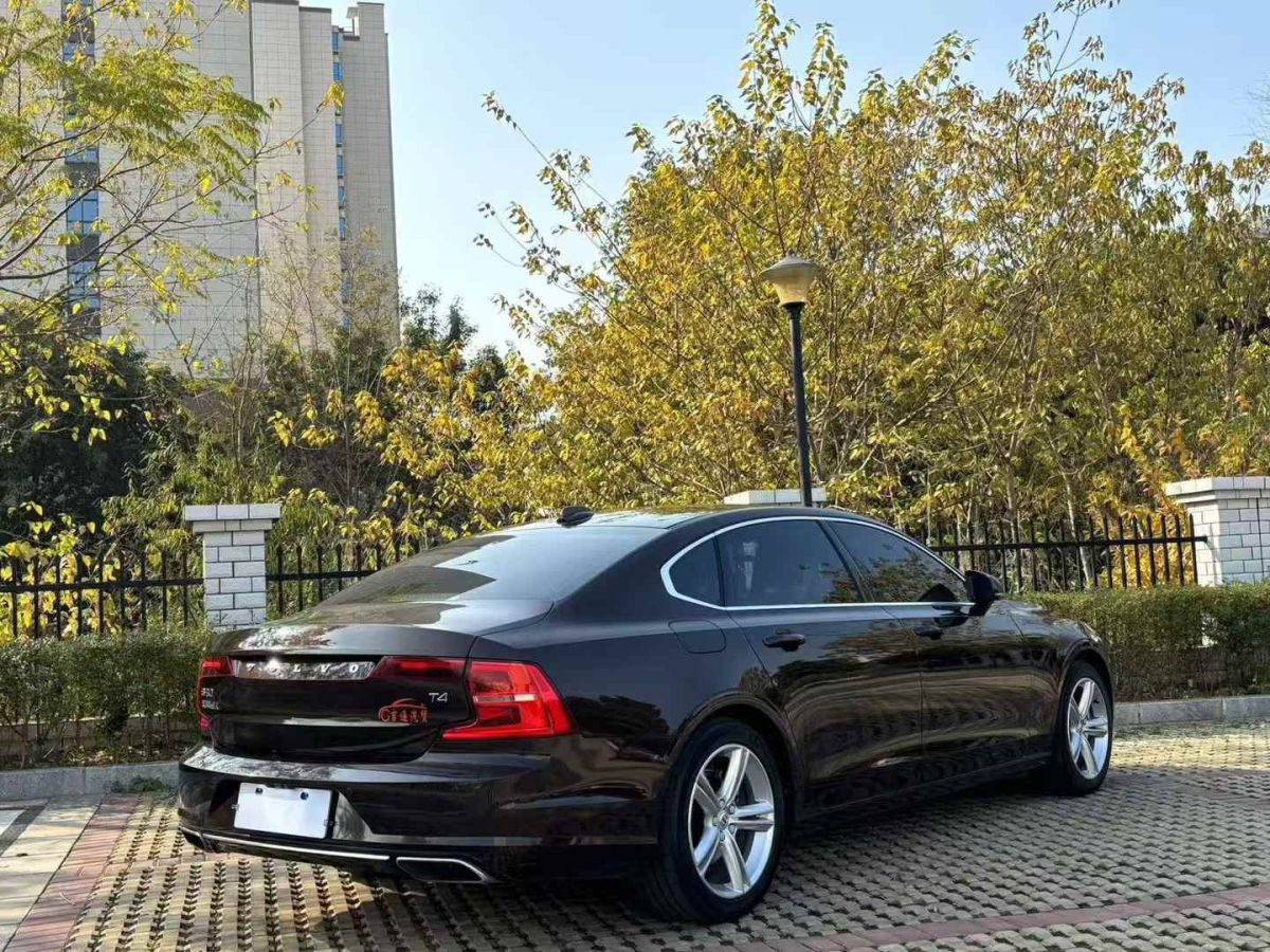 沃爾沃 S90  2018款 T4 智遠(yuǎn)版圖片