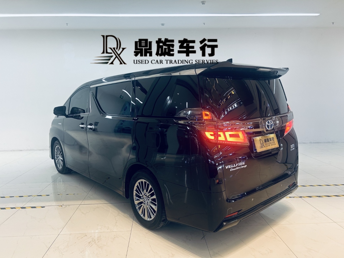 豐田 威爾法  2021款 皇冠 雙擎 2.5L HV尊貴版圖片