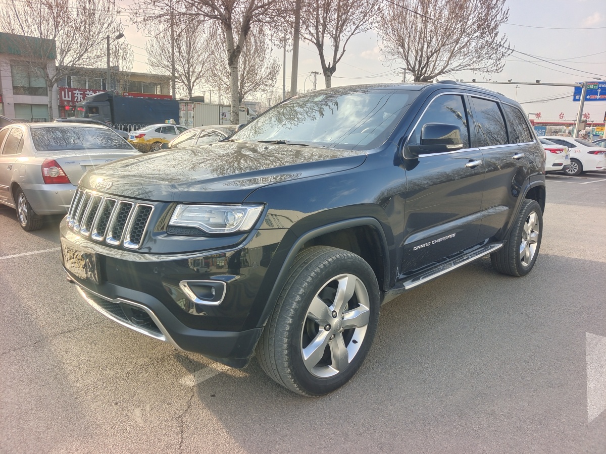 Jeep 大切諾基  2015款 3.0L 舒享導(dǎo)航版圖片