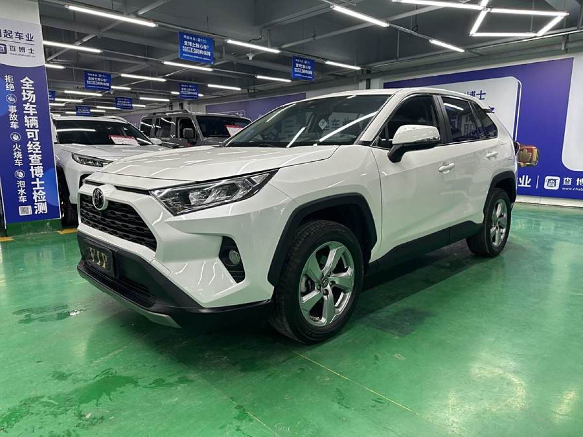 2021年3月豐田 RAV4榮放  2021款 2.0L CVT四驅(qū)風(fēng)尚PLUS版