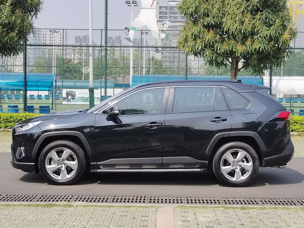 豐田 RAV4榮放  2020款 2.0L CVT兩驅(qū)風(fēng)尚版圖片