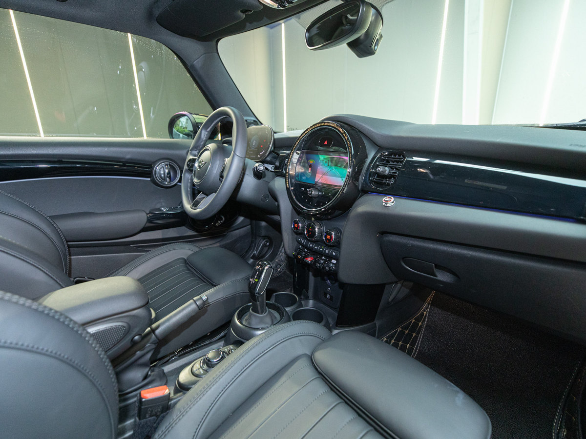 MINI MINI  2023款 改款 2.0T COOPER S 藝術(shù)家圖片