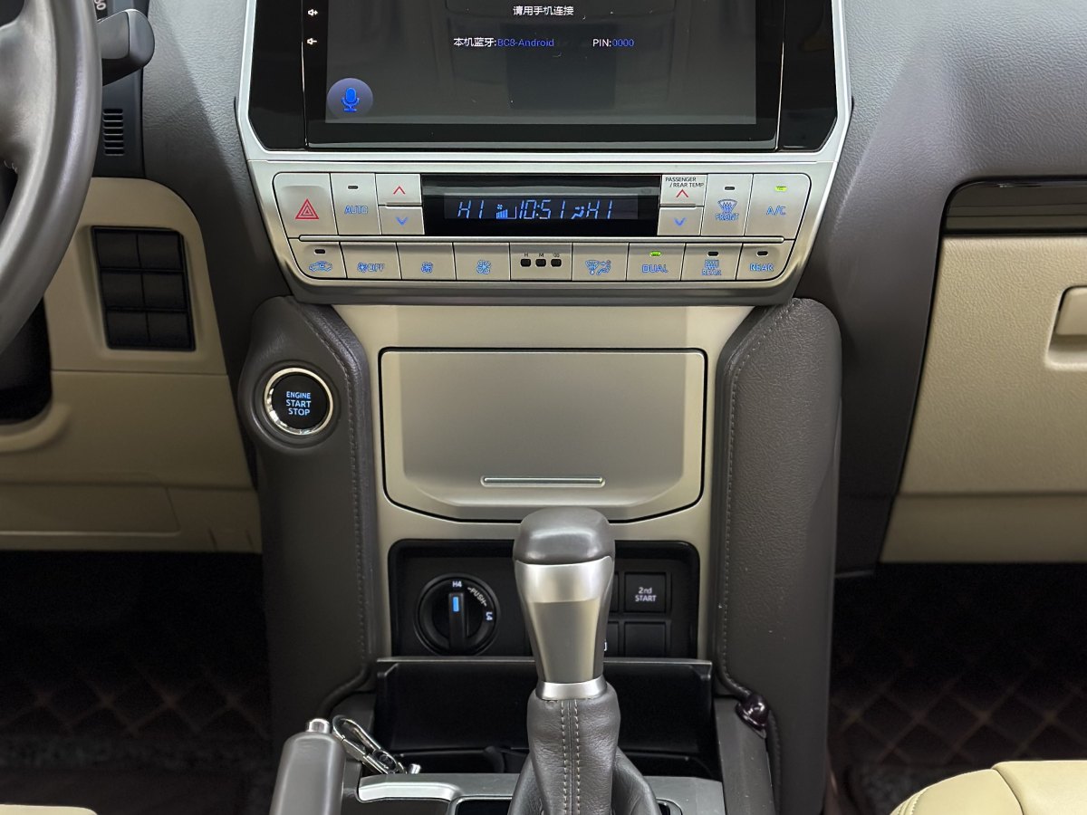2019年3月丰田 普拉多  2010款 4.0L 中东版 中配