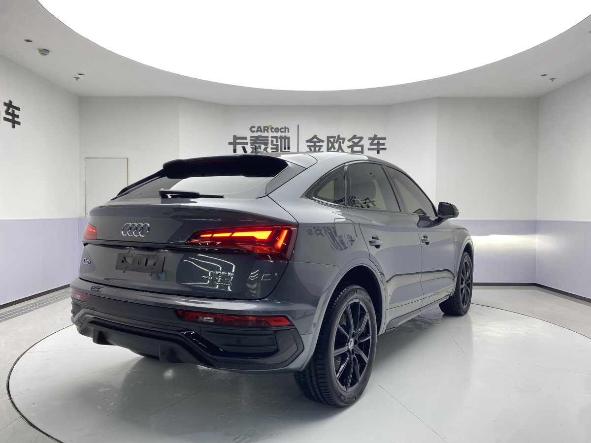 2021年10月奧迪 奧迪Q5L Sportback  2021款 40 TFSI 進(jìn)享人生版