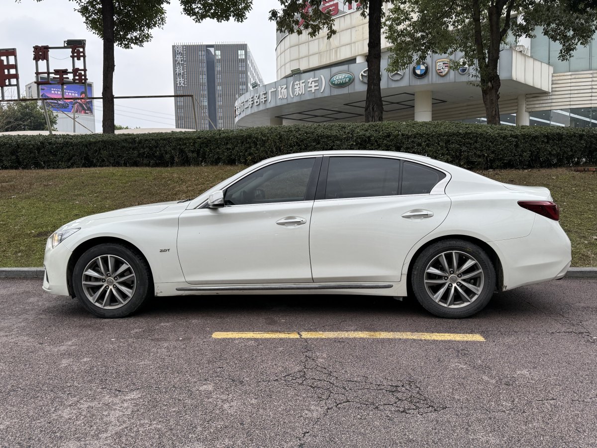 英菲尼迪 Q50L  2022款 2.0T 舒適版圖片