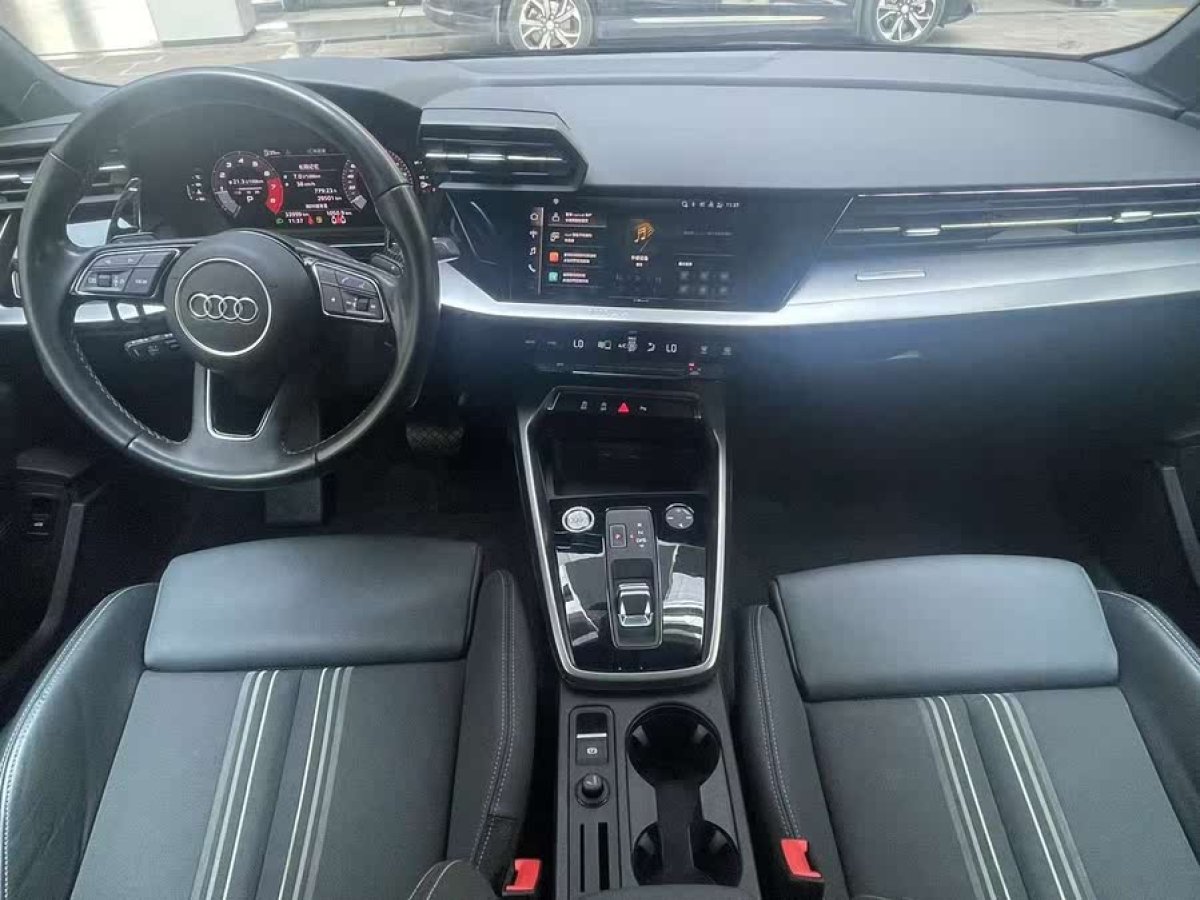 奧迪 奧迪A3  2023款 改款 A3L Limousine 35 TFSI 時尚運(yùn)動型圖片