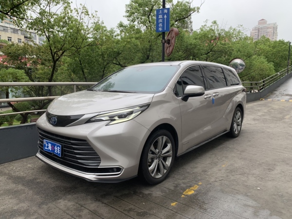 丰田 赛那SIENNA  2023款 2.5L混动 尊贵版