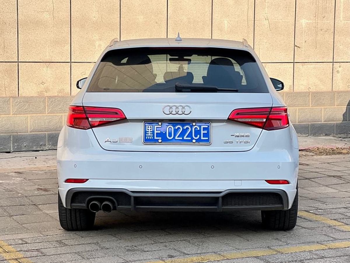 奧迪 奧迪A3  2018款 30周年年型 Sportback 35 TFSI 運(yùn)動(dòng)型圖片