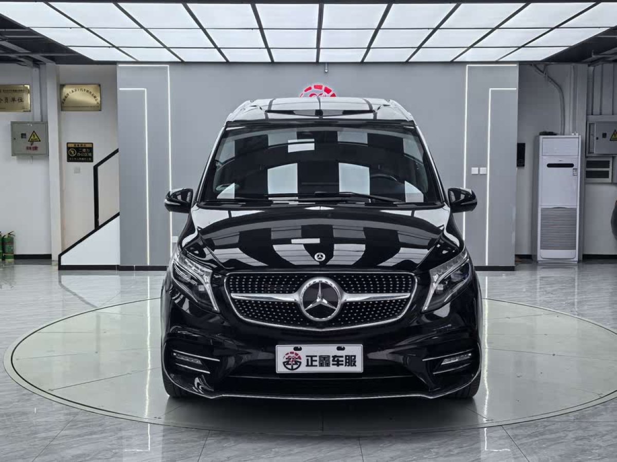 奔馳 V級(jí)  2021款 V 260 L 長(zhǎng)軸距尊貴版圖片