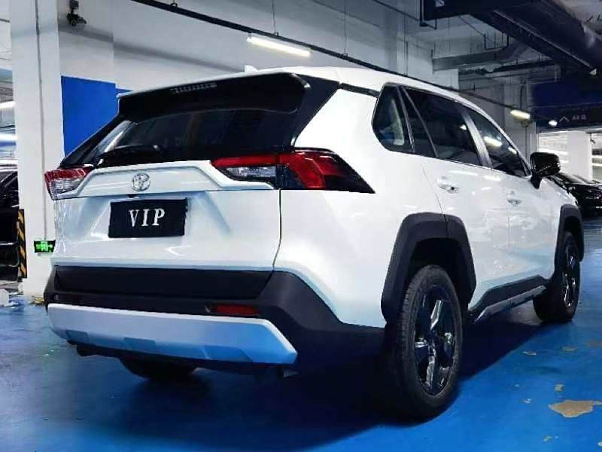 丰田 RAV4荣放  2022款 2.0L CVT四驱风尚版图片