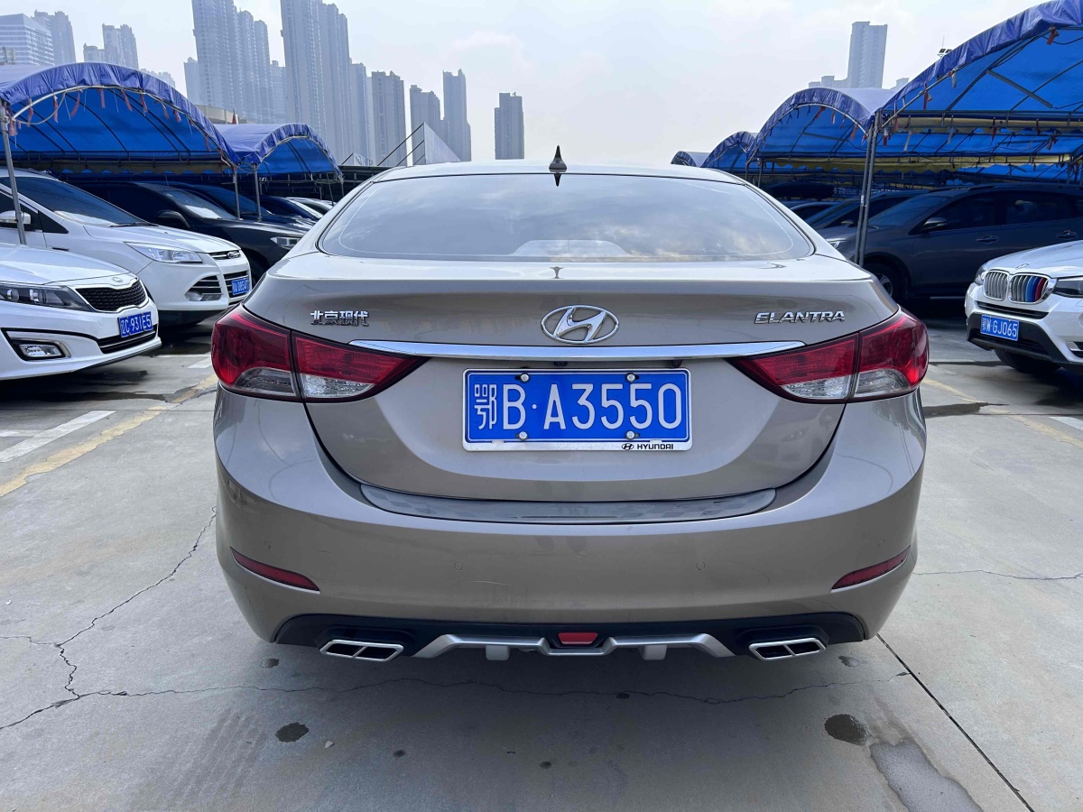 現(xiàn)代 朗動(dòng)  2013款 1.6L 自動(dòng)尊貴型圖片