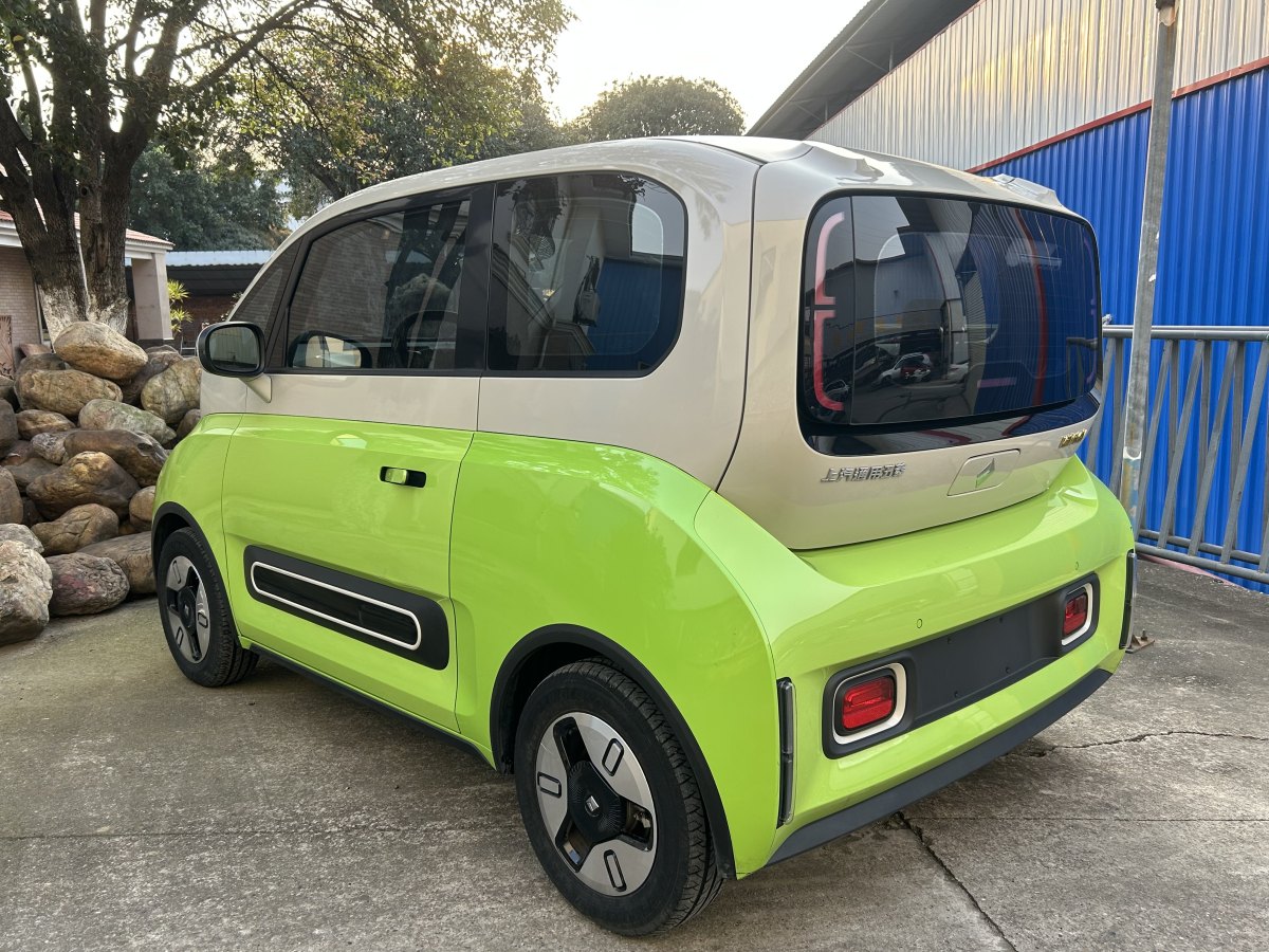 寶駿 寶駿KiWi EV  2022款 藝術(shù)家輕享版 三元鋰圖片