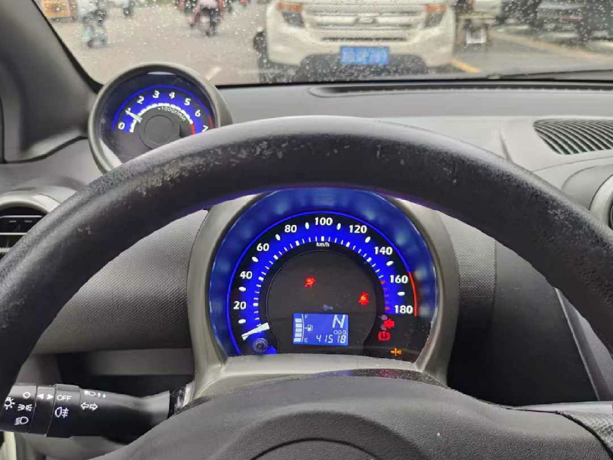 比亚迪 F0  2013款 1.0L AMT 悦酷型图片