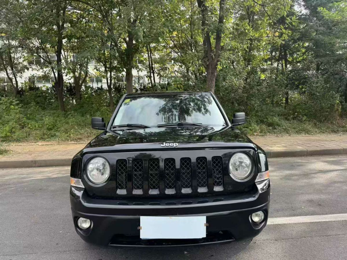 Jeep 自由客  2015款 2.0L 運動版圖片