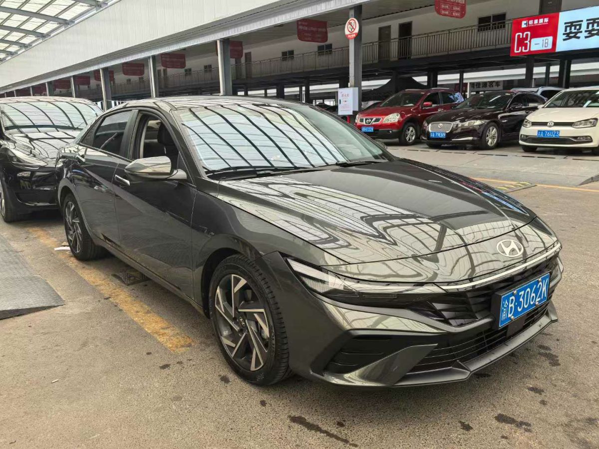 现代 伊兰特  2023款 1.5L CVT GLS领先版图片