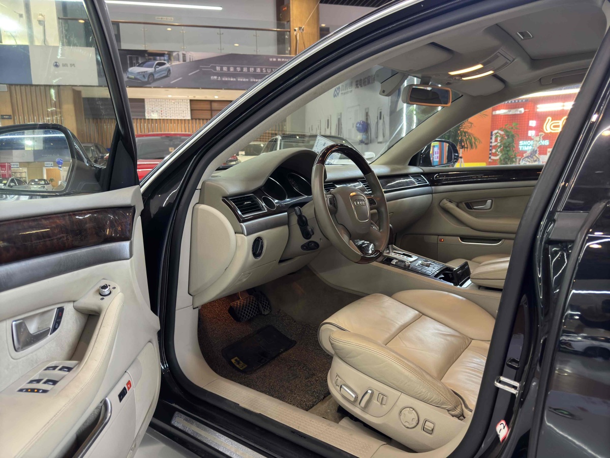 奧迪 奧迪A8  2009款 A8L 2.8 FSI 標(biāo)準(zhǔn)型圖片