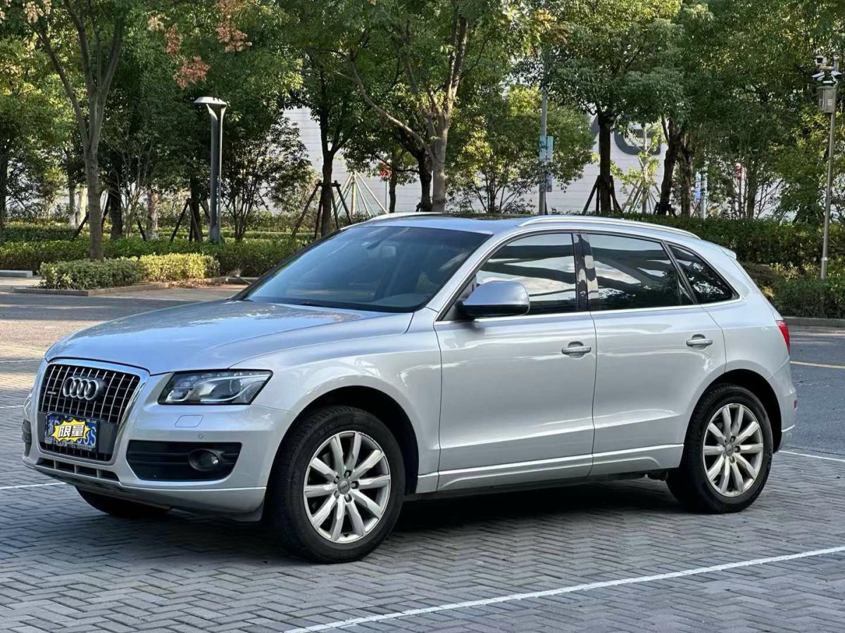 奧迪 奧迪Q5  2010款 Q5 2.0TSI 首發(fā)限量版運動版圖片