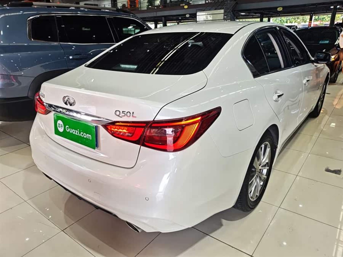 英菲尼迪 Q50L  2022款 2.0T 舒適版圖片