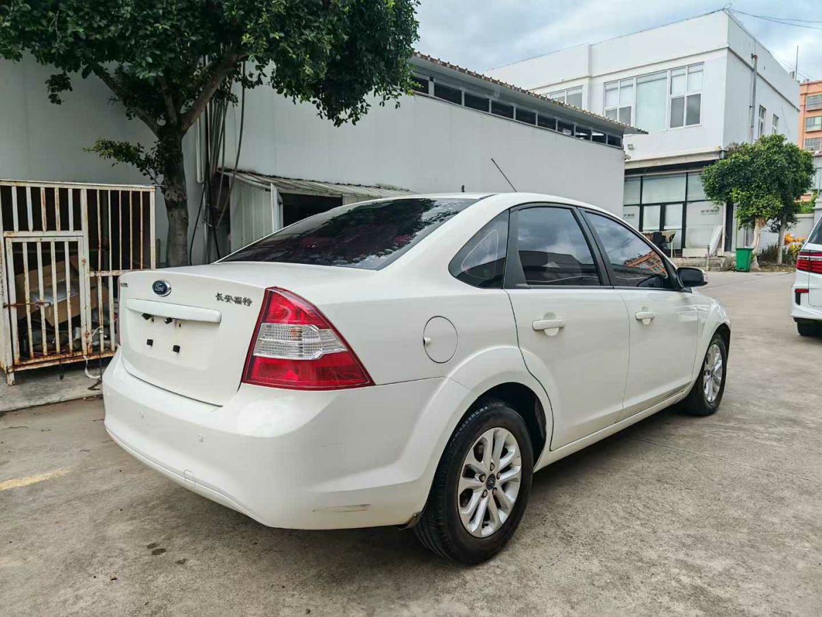 福特 ?？怂? 2013款 2.0T ST 標(biāo)準(zhǔn)版圖片