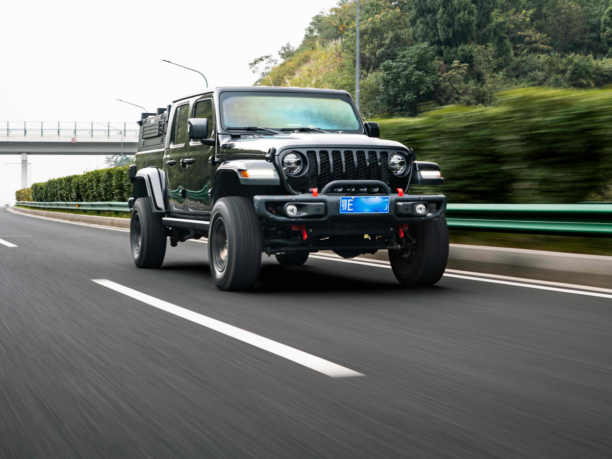 2023年3月Jeep 角斗士  2022款 3.6L 先行版