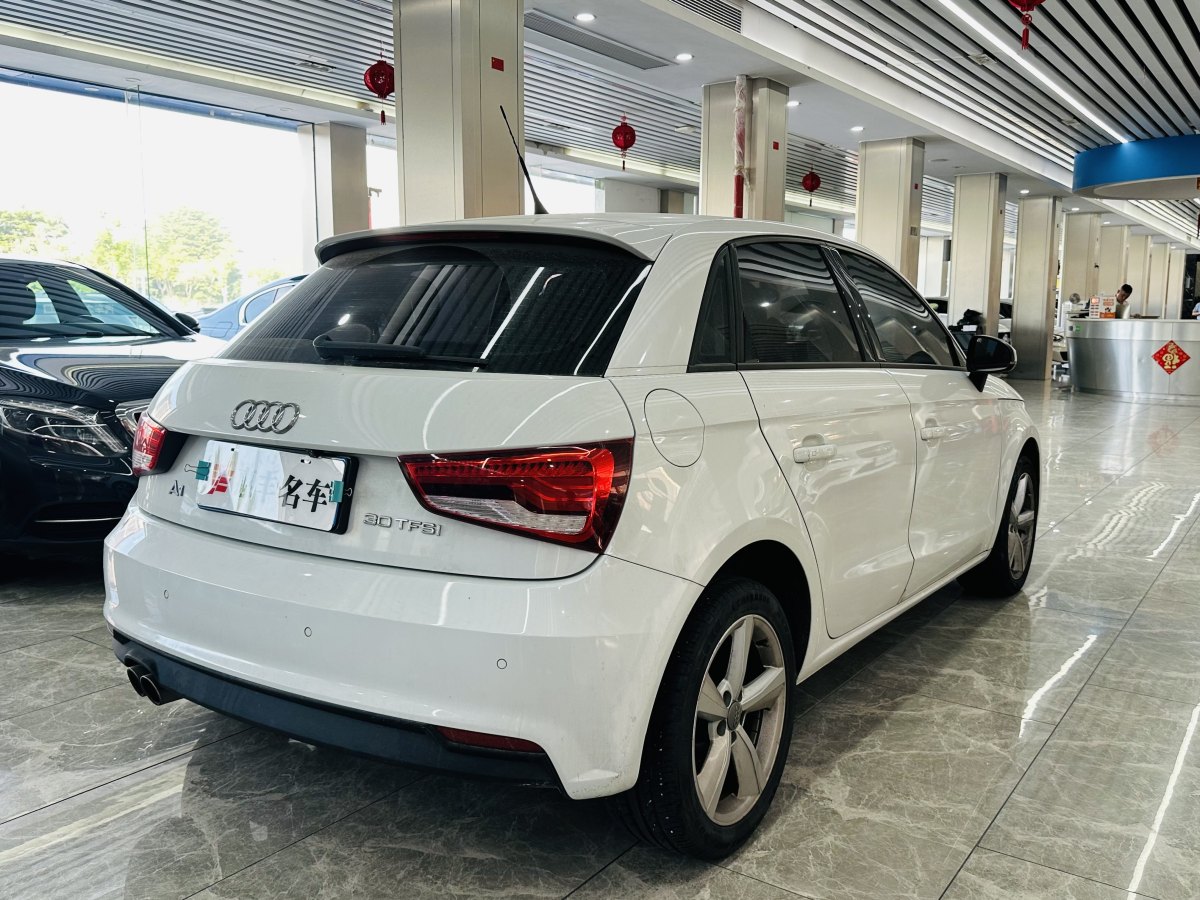 奧迪 奧迪A1  2016款 30 TFSI Sportback S Line運(yùn)動(dòng)版圖片