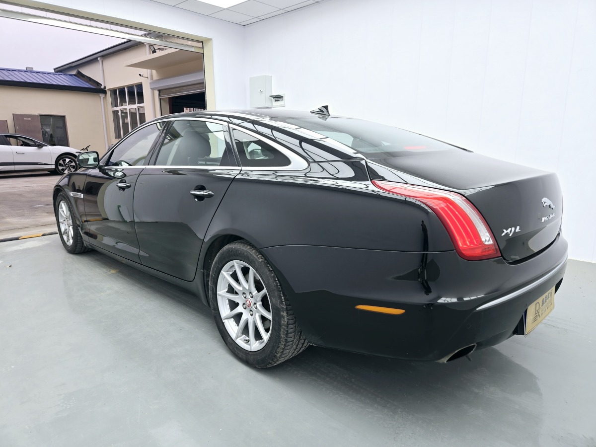 2014年7月捷豹 XJ  2014款 XJL 2.0T 兩驅(qū)典雅商務版