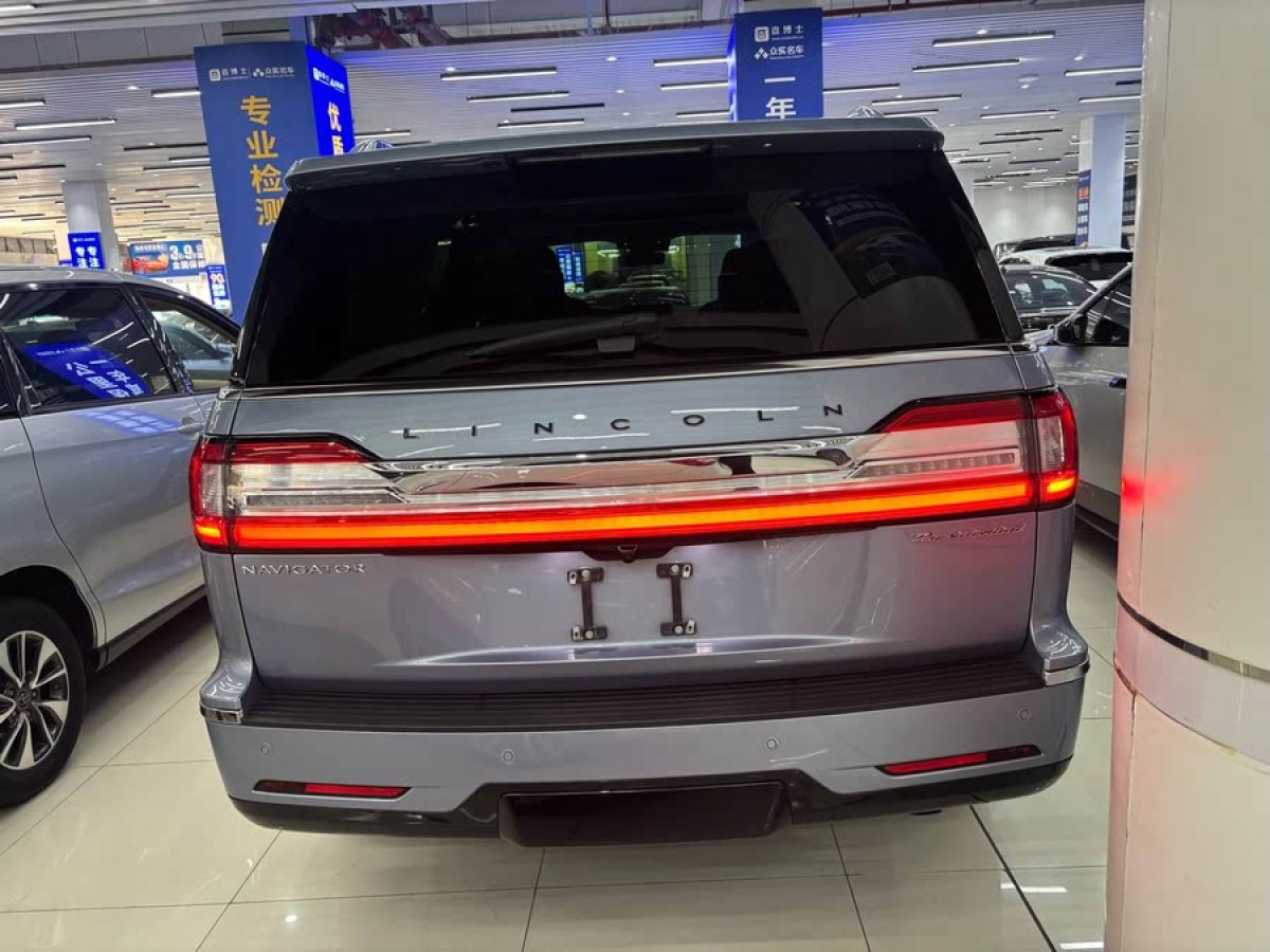 林肯 領(lǐng)航員  2020款 3.5T 總統(tǒng)系列圖片