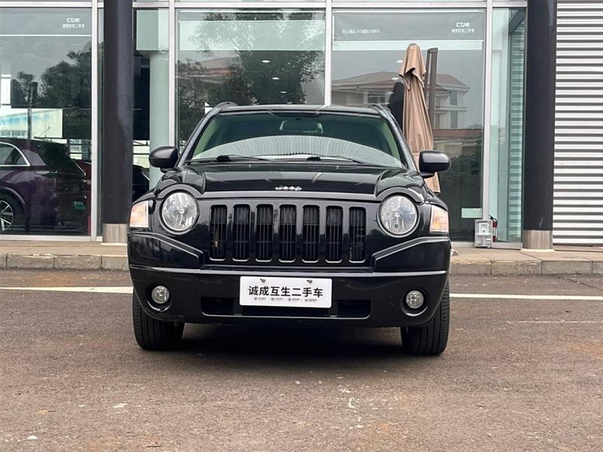 Jeep 指南者  2010款 2.4L 四驅(qū)運動版圖片