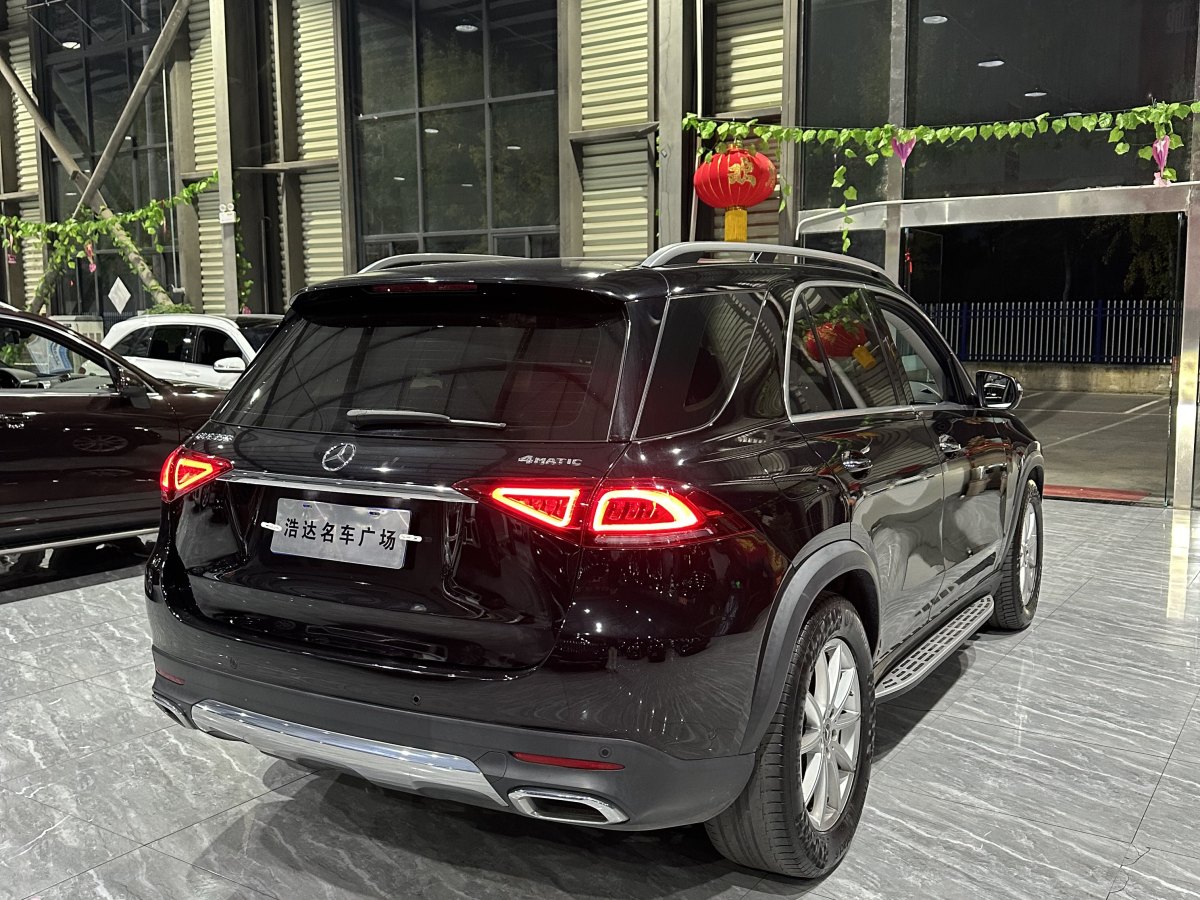 奔馳 奔馳GLE  2020款 改款 GLE 350 4MATIC 時(shí)尚型特別版圖片