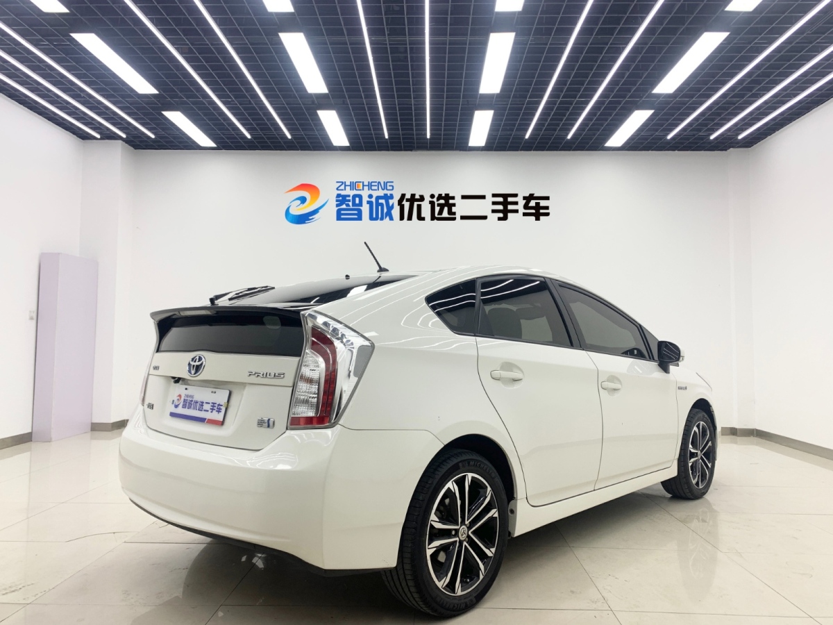 豐田 普銳斯  2012款 1.8L 標(biāo)準(zhǔn)版圖片