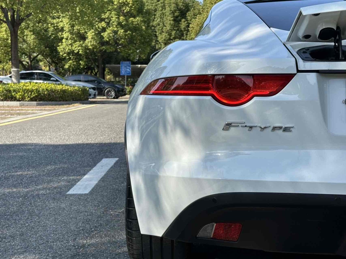 捷豹 F-TYPE  2018款 3.0T 硬頂版圖片