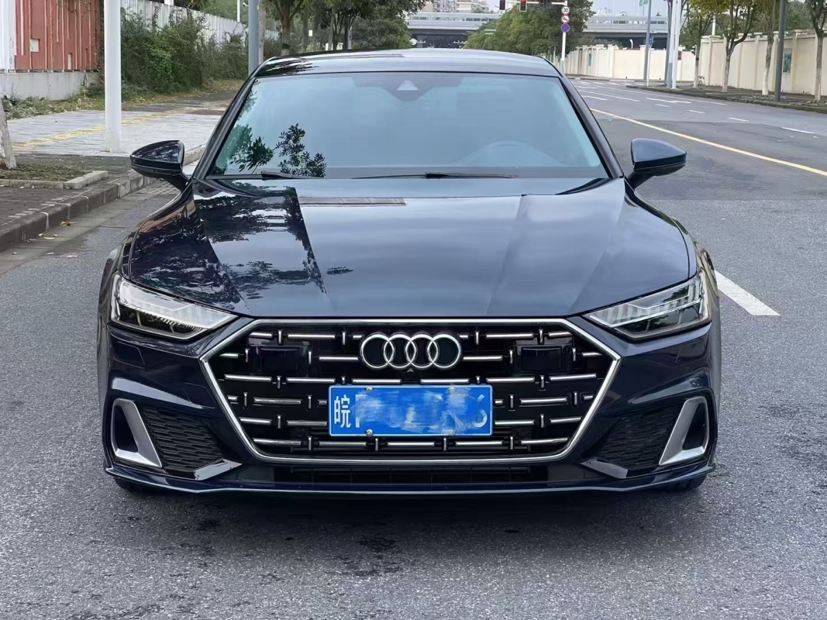 2023年5月奧迪 奧迪A7L  2024款 45TFSI S-line 筑夢型 流晶套裝