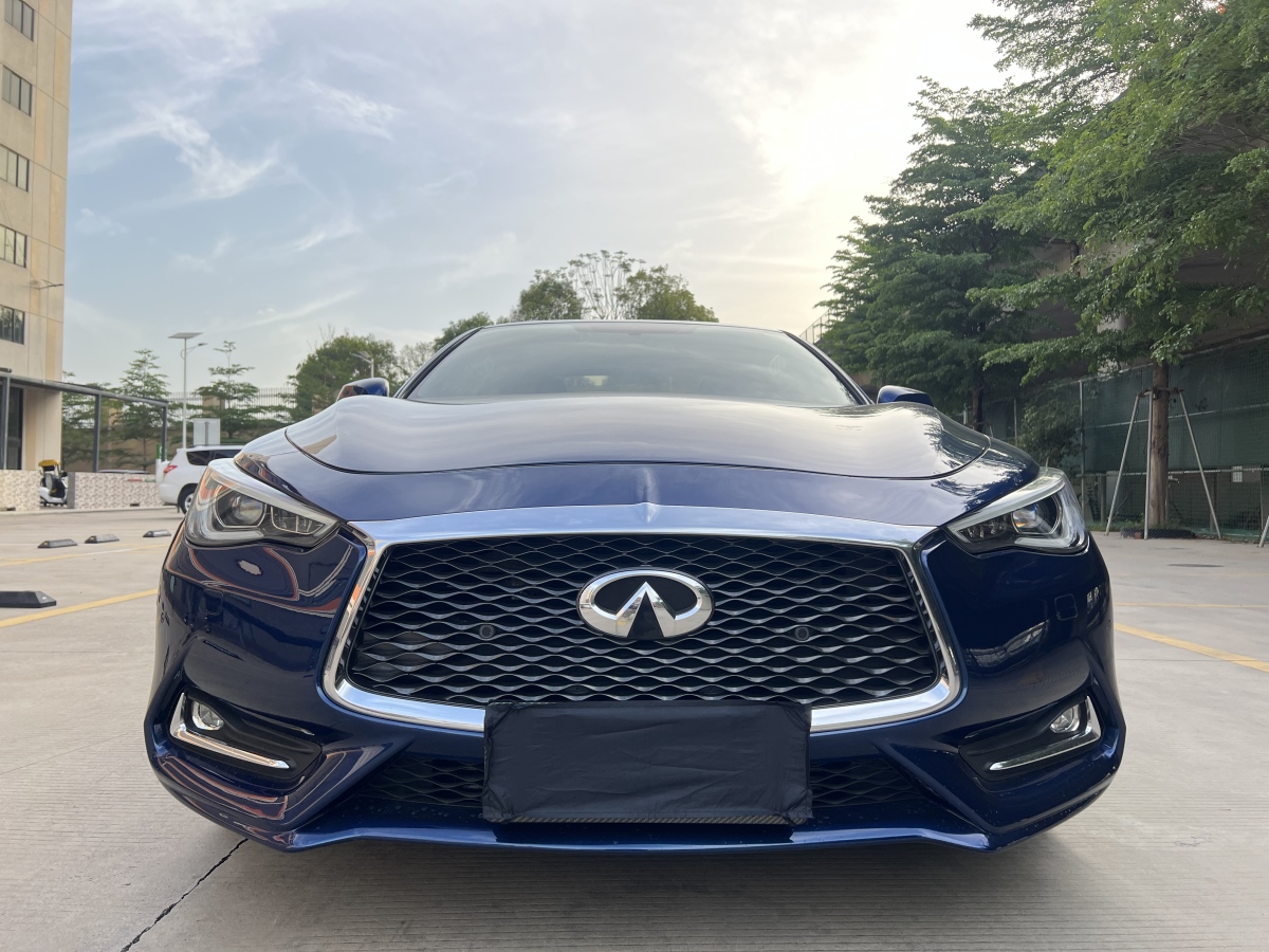 英菲尼迪 Q60  2017款 2.0T 豪華版圖片