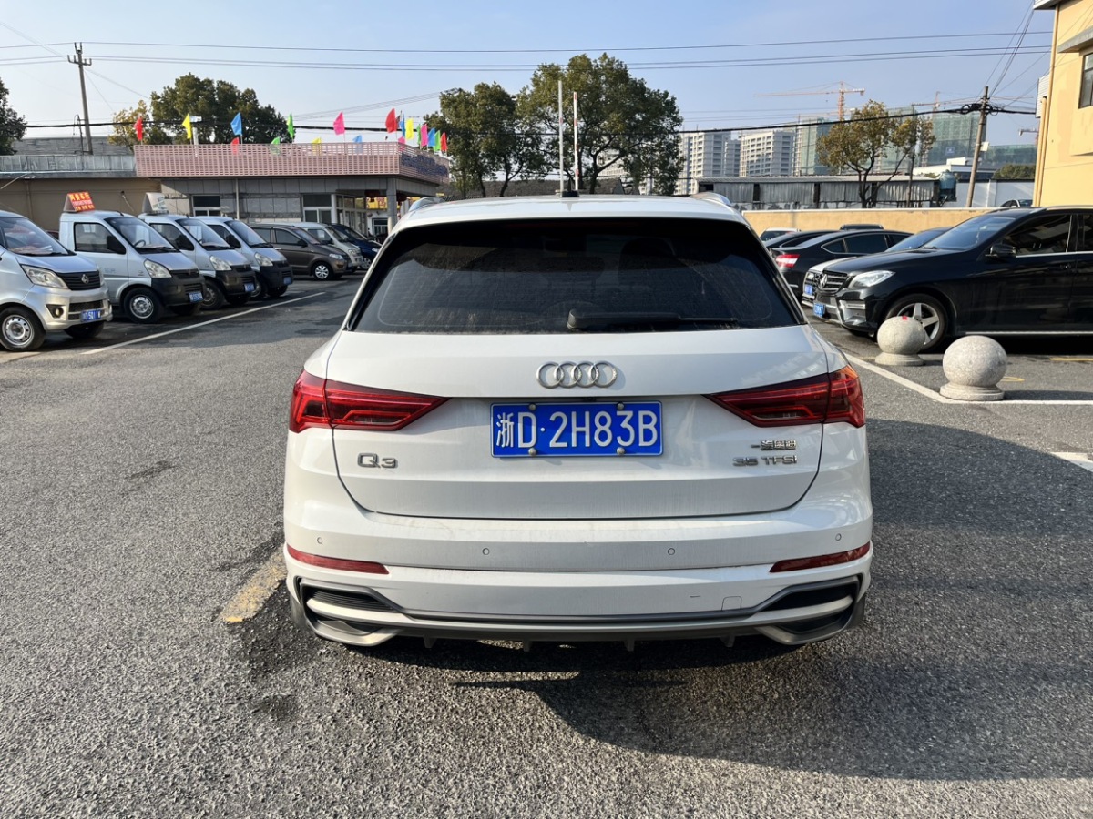 奧迪 奧迪Q3  2019款  35 TFSI 時(shí)尚致雅型圖片