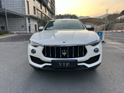 2018年07月 瑪莎拉蒂 Levante 3.0T 350Hp 經(jīng)典版圖片